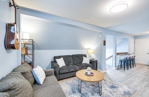 Royal House | Waterfront Lake Hamilton Vacation Rental w/Dock!