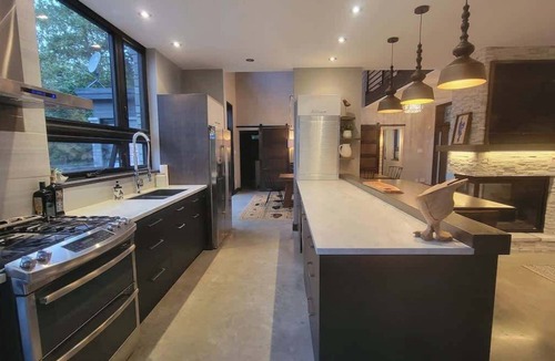 Messines Cottage | Waterfront Oasis : Sauna, HotTub, Skidoo Trails Getaway