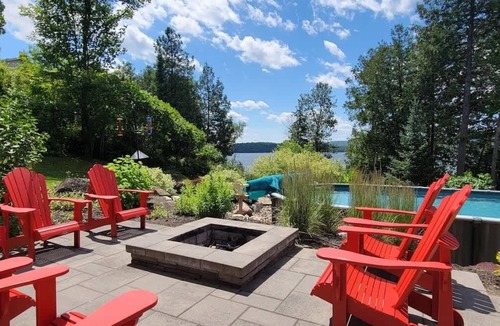 Messines Cottage | Waterfront Oasis : Sauna, HotTub, Skidoo Trails Getaway