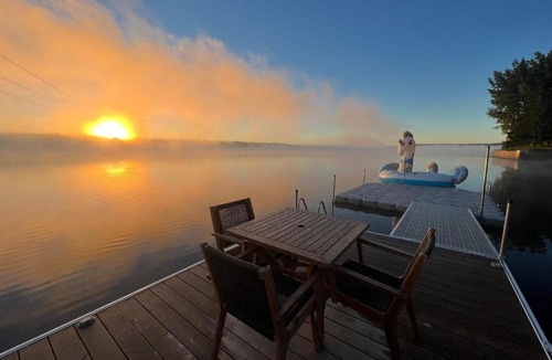 Rigaud Ski Chalet | Waterfront Relaxation & Adventure - Albert
