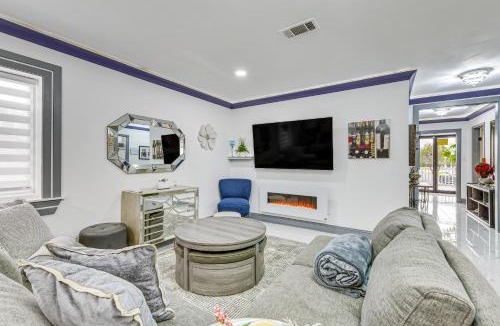 Slidell House | Waterfront Slidell Home w/Patio: 3 Mi to Beach!