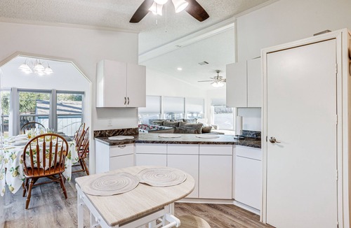 Trinity Cabin | Waterfront Trinity Vacation Rental w/Hot Tub!
