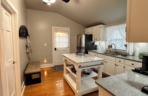 Dexter House | Welcome to our charming 1850's cottage-style home - Frances House