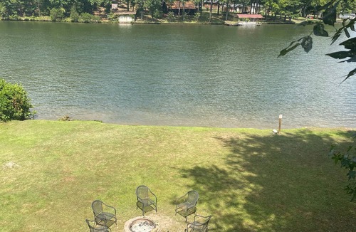 Mid America House | Welcome to the Round Roost- 3 story+sleeps 16+Lake Ham+grill+decks+game room