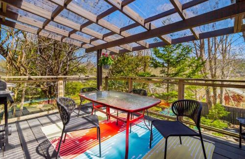 West End House | West End 4BR Stay Patio BBQ Firepit WiFi Parking