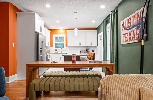 North University House | Western Tailgate -Sleeps 15, Hot Tub, Bocce, by UT