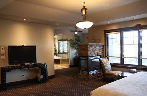 Kensington House | Westmount River Inn