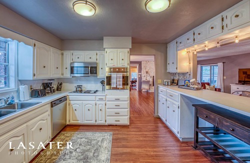 Harrison House | Whispering Pines Retreat Minutes to the Buffalo National River!