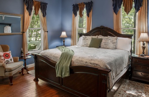 Jefferson Bed & Breakfast | White Oak Manor Bed & Breakfast