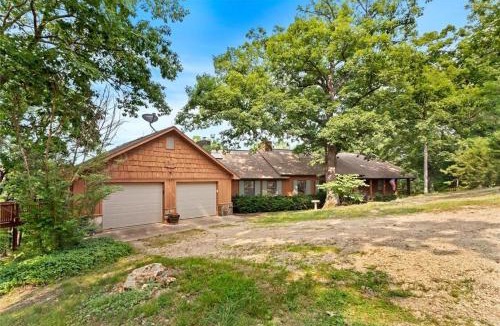 Eureka Springs House | White River Mountain Manor- Million dollar view