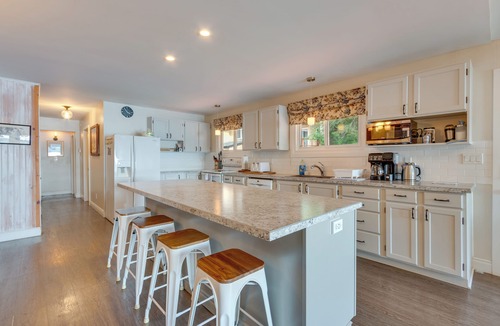 Jones Falls Cottage | Whitefish Lake: Waterfront Cottage w/Boat Dock!