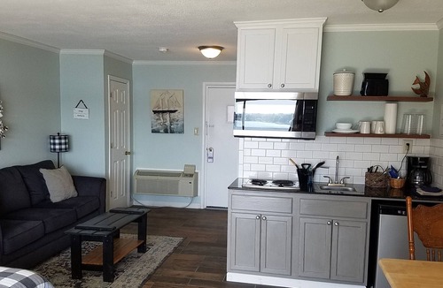 Hot Springs Hotel | Willow Beach Resort