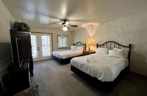 Mount Ida House | Wonderful Pet Friendly Log Cabin in Mount Ida, AR