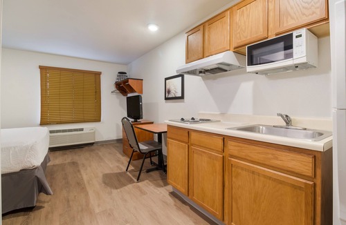 Bryan Hotel | WoodSpring Suites College Station