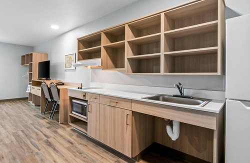 Lowell Hotel | Woodspring Suites Rogers Bentonville
