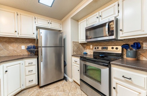 Bella Vista House | WOW! Fully Updated Golf, Biking/Walking Trail Front, Townhome. Bike Storage.