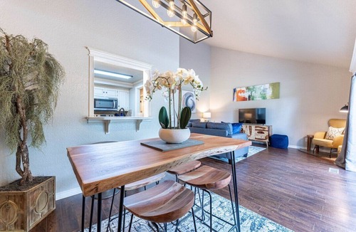 Bella Vista House | WOW! Fully Updated Golf, Biking/Walking Trail Front, Townhome. Bike Storage.