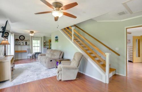 Hemphill House | Wraparound Porch: Toledo Bend Reservoir Retreat!