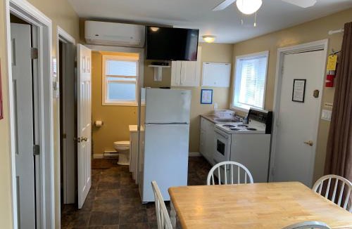 Wasaga Beach House | Wu Wu's Cabins