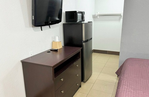 Marshall Hotel | Xpress Inn & Extended Stays