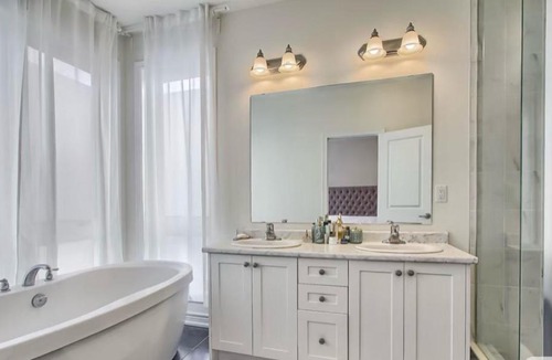 East York Villa | XTO Hotel