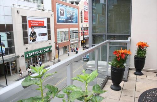 Downtown Toronto Hotel | Yonge Suites Apart Hotel