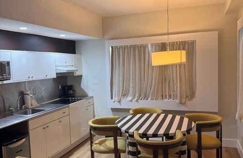 Central Waterfront Apartment | York Hotel