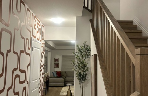 Fonthill House | You have found your luxurious temporary home only minutes from Niagara Falls