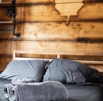 Lac-des-Plages House | Your Cozy Cabin Retreat