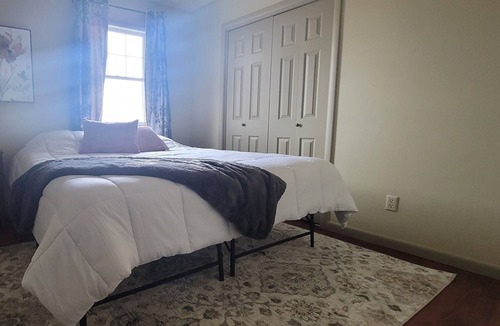 Benton County House | "Your Hilltop Haven: Embrace Bentonville & NWA's Vibrant Epicenter!"