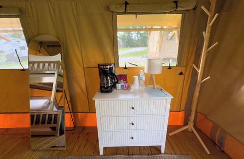 Onalaska RV Rental | Your Peaceful and Cozy Lakeside Glamping Hideaway