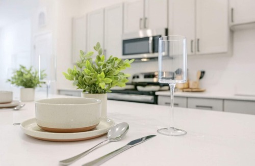Sherman Apartment | Zen-Style 1BR Retreat In A+ Location w/Gym & Pool