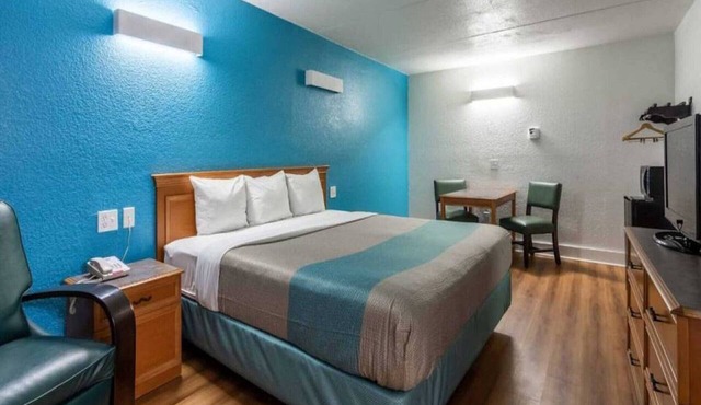 1 King Bed|Nsmk|Micfridge