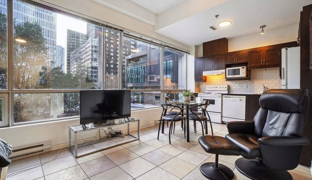 #137 Beautiful studio in Downtown