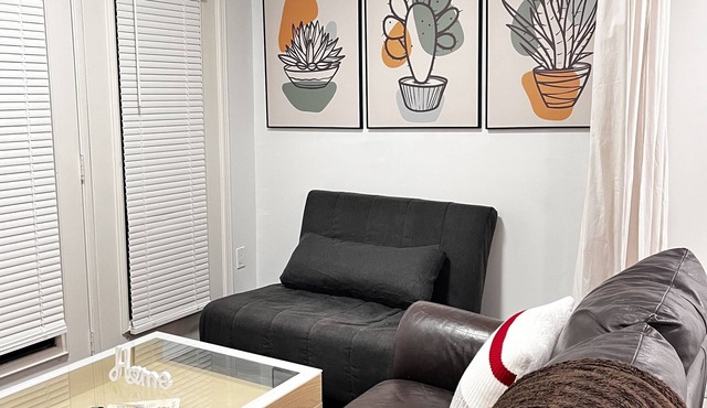 1st Floor Studio Unit Near Hamilton Airport, Mohawk College, St. Joe’s Hospital