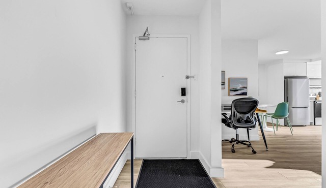 2 Bed|Free Parking| Balcony |Smart TV|Central