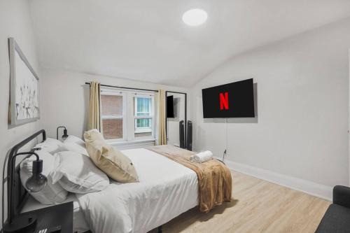 2 BR 1 Bath Apt with Parking and Close to all Amenities