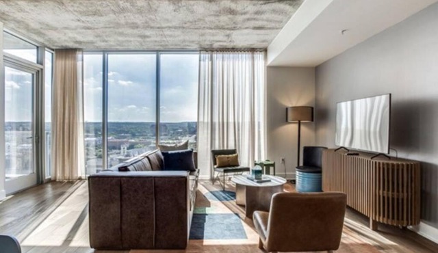 2 BR Lux Panoramic View - Rainey