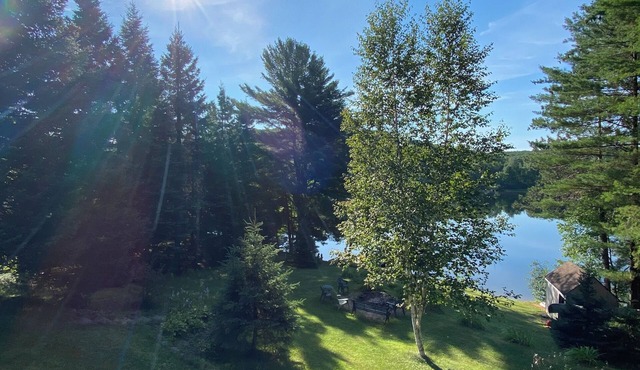 2 for 1 Charming 3-bedroom cottage + Cabin on Lake