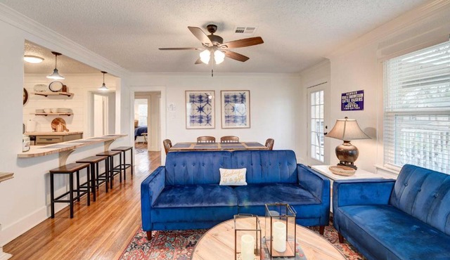 2 Mi to Magnolia Mkt: Cozy Retreat w/Shared Yard