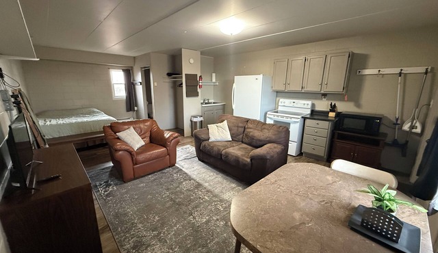 #2 Studio apartment with AC in Sheldon