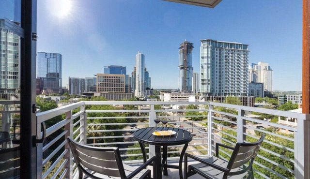 2BD/Austin - Full Kitchen, W/D, Balcony, Fire Pit!