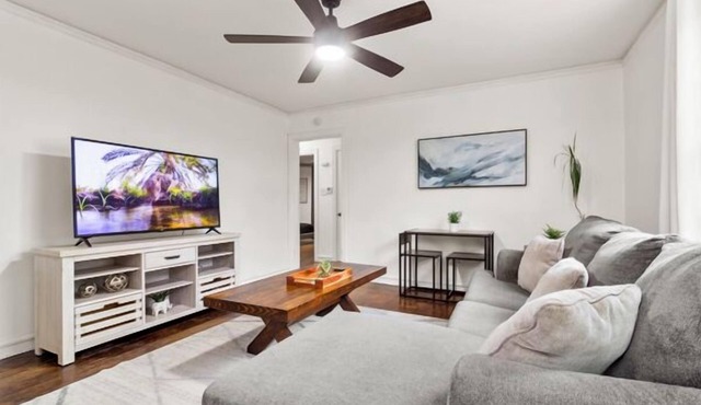 3 BR Fully Fenced Park Hill Home