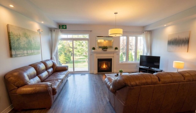 3BDRM Townhome with Summer Pool