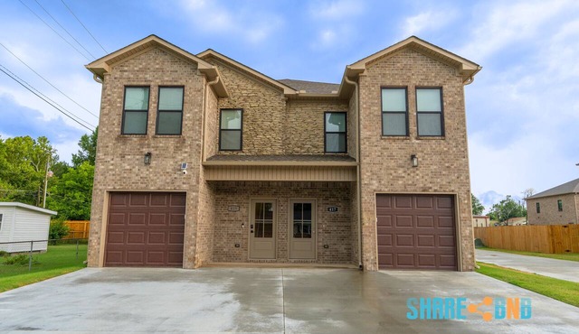3BR Corporate & Midterm Housing — Jacksonville, Near LRAFB