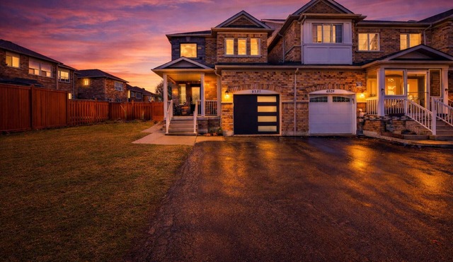 4 Bedrooms 4 Baths Entire Cozy Home in Mississauga 10 Mins Toronto Airport