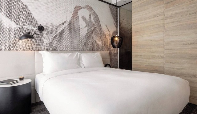 4 Sleek, Pet-Friendly Rooms w/Free Parking - Ideal for Visiting Montreal