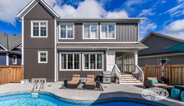 5bed 5bath Home including 2 Primary Suites minutes from Blue Mountain Resort!