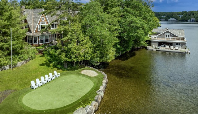 6 bed 6 bath cottage on Lake Joseph