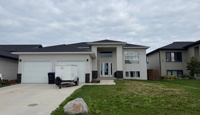 6 Bedroom spacious house
